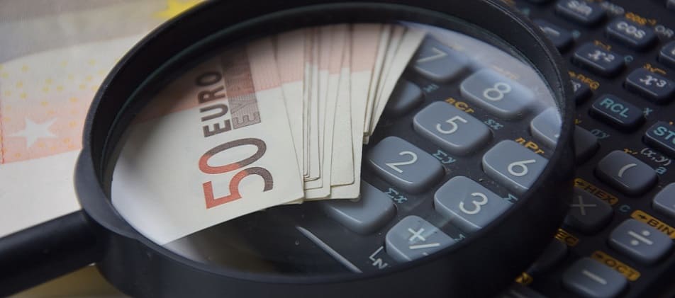 50 Euro Geldscheine Menge zusammen rechnen, Schuldenbereingung von Berater Privatinsolvenz Bielefeld